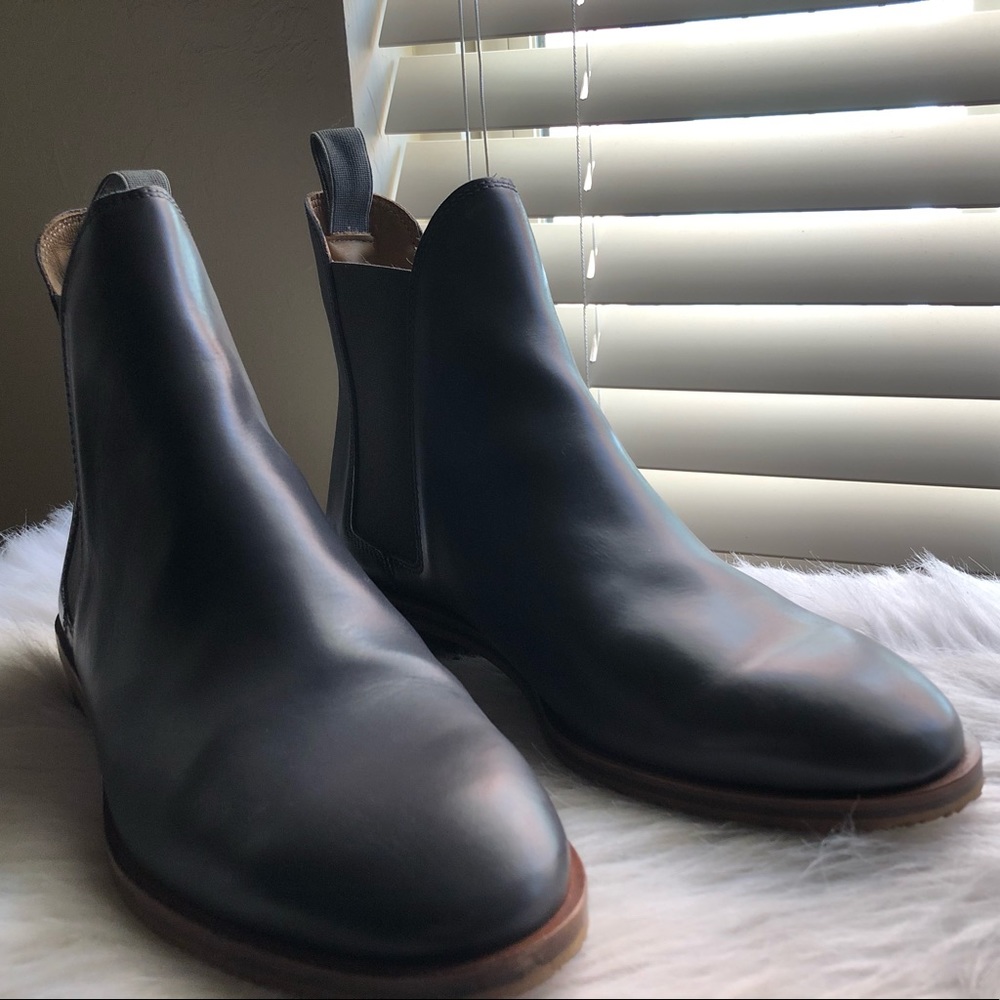 Everlane Chelsea Boot in Grey - size 8